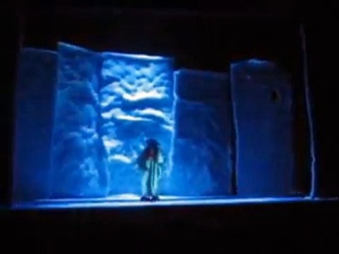 Slava's Snow Show Finale, indoor snow storm!