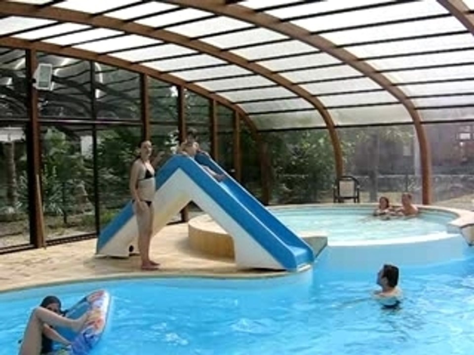 Ludo a la piscine.