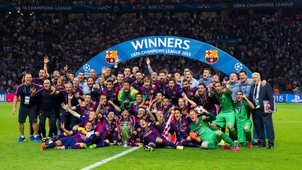 FC Barcelona lift the Champions League Trophy