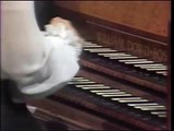 Rosalyn Tureck plays and analyzes the Fugue in B-flat Major BWV 866 by J.S.Bach