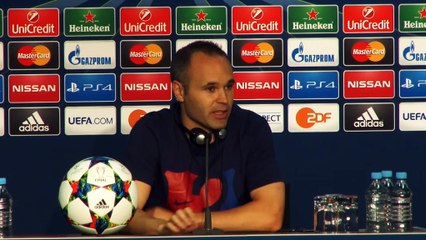 Iniesta: "Espero y deseo que Luis Enrique siga con nosotros"