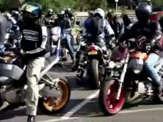 Buell XB Lightning, Race, Stunts, Wheelies