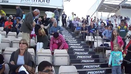 Shahid Afridi Kissing Her Dauhgter Before Going to Match Along Wife