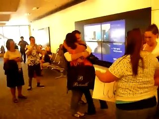After Being Welcomed Home, Soldier Proposes to His Girlfriend