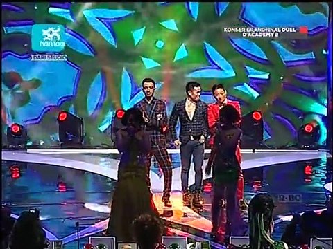 Irwan, Reza, Ika, Frans, Ikif S I K - A S I K Keren Pol @ Konser Grand Final Duel DA 2