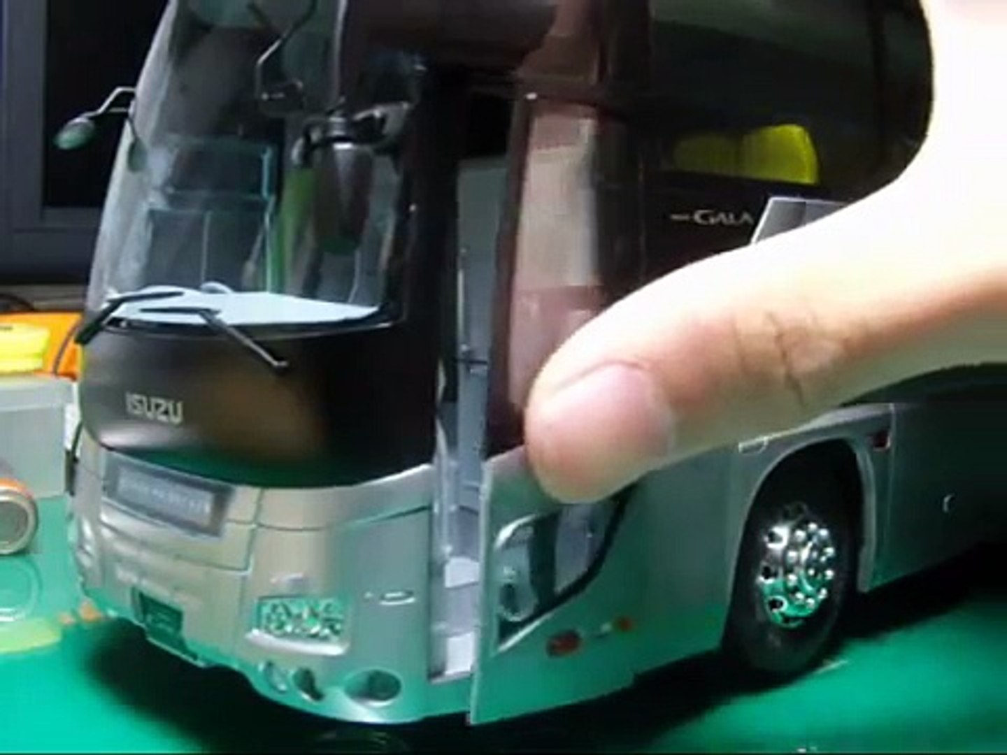 1/32 FUJIMI ISUZU GALA SUPER DECKER - video Dailymotion