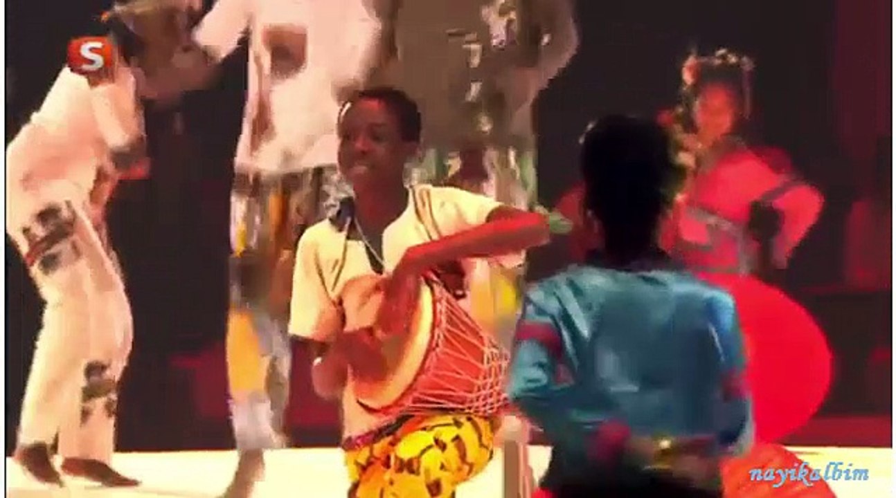 16 Renklerin müziği ve dansı 13.Türkçe Olimpiyatı Almanya 2015