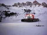 Gatto delle Nevi PistenBully 300 al Passo San Pellegrino