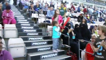 Watch Video:Shahid Afridi Kissing Her Dauhgter Before Going To Match Along Wife.