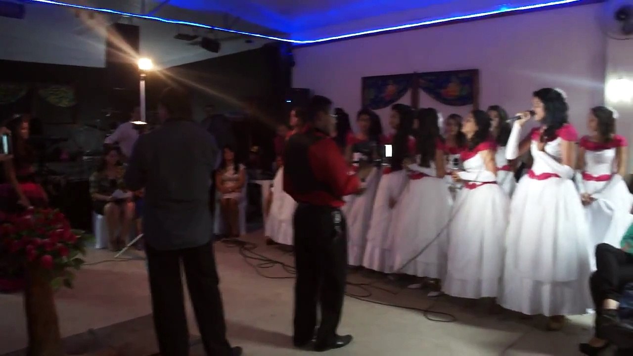 Niver 15 anos Karen (Homenagem Debutantes - Música AGUENTA FIRME)