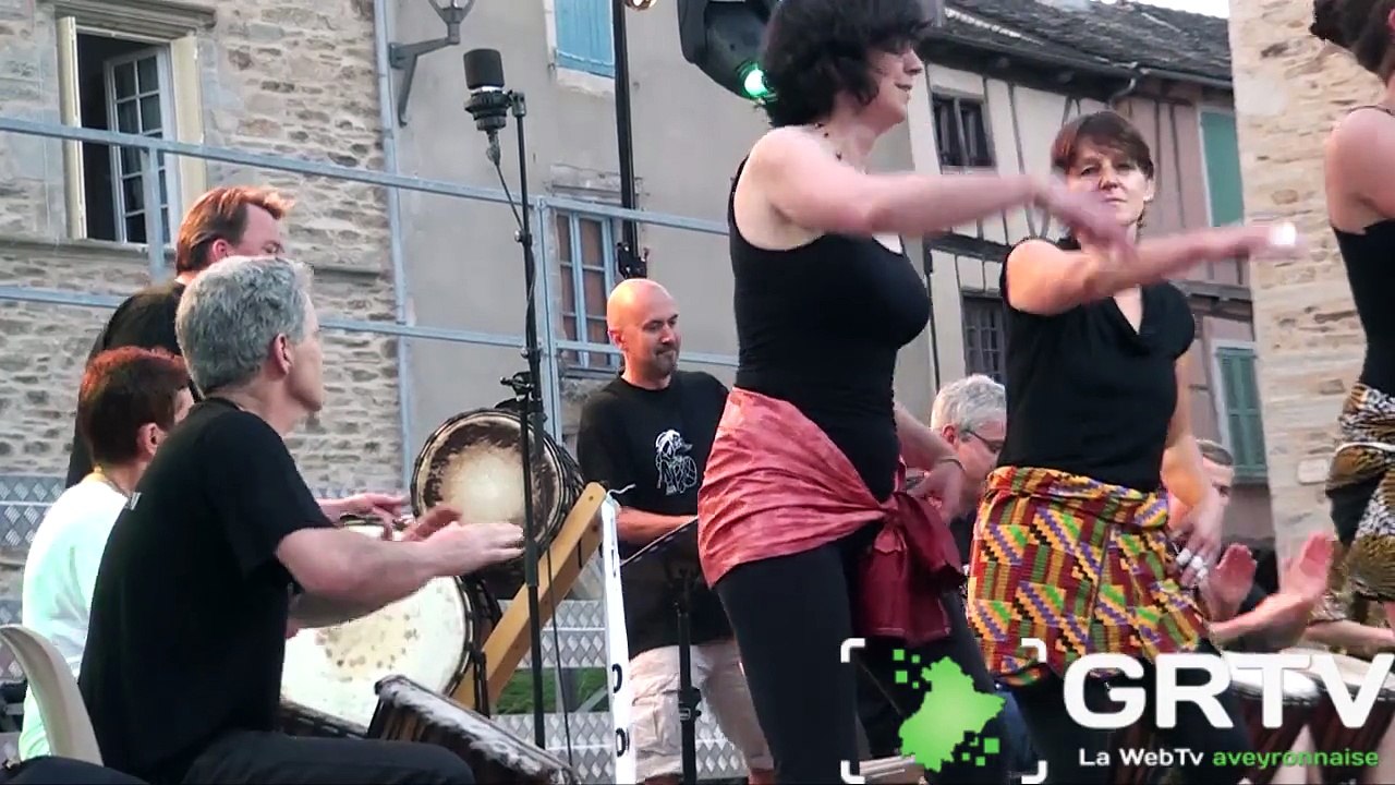 Danse africaine et percussion dans la Bastide de Sauveterre-De-Rouergue