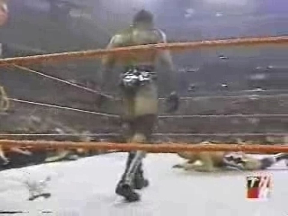 Angle vs Booker Raw 07302001