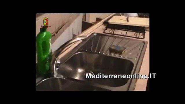 Arresto di Santoro Favasuli ad Africo Nuovo e uscita dalla Questura di Reggio Calabria 2011-04-07