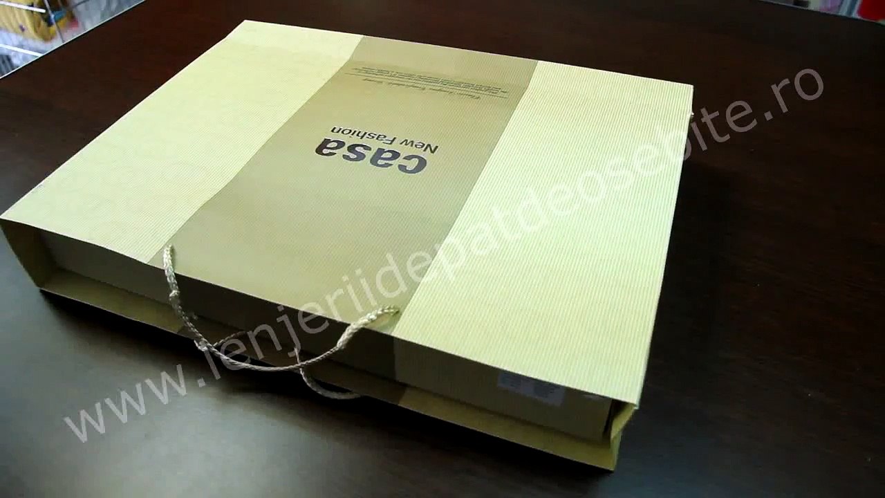 lenjerii de pat cu floricele multicolore