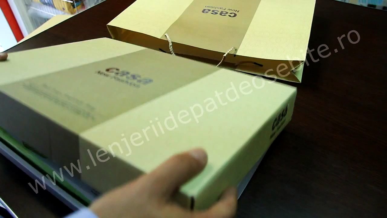 Lenjerii de pat cu verde si buline satinate