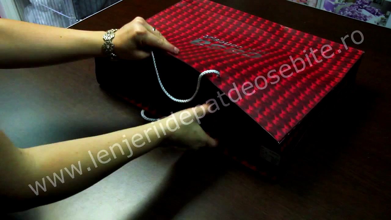 Lenjerii 3D dublu satinate cu flori roz