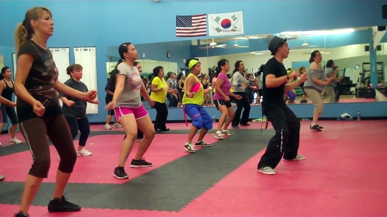 Cumbia Sampuesana-La  Luz roja de san marcos(zumba)