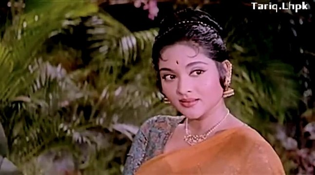 Tere husn ki kya taareef karon kuch kehte huye bi darta hun kahin bhool se tu na samajh bethe ke main tujse muhabbat