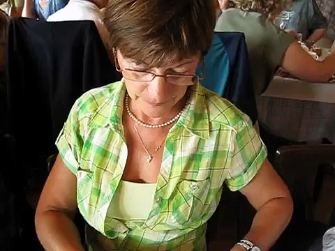 Comment plier une serviette de table façon tréfle à quatre feuilles