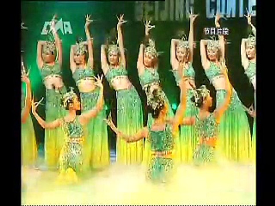 傣族舞蹈《碧波孔雀》