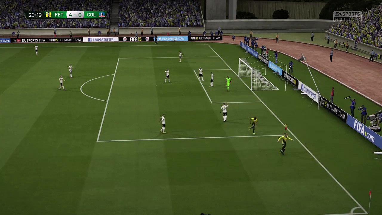 FIFA 15 de rebote