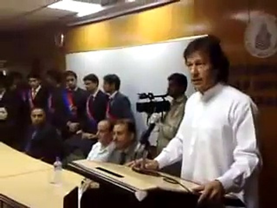 Imran Khan Address at MAJU [in Urdu] » 2/5