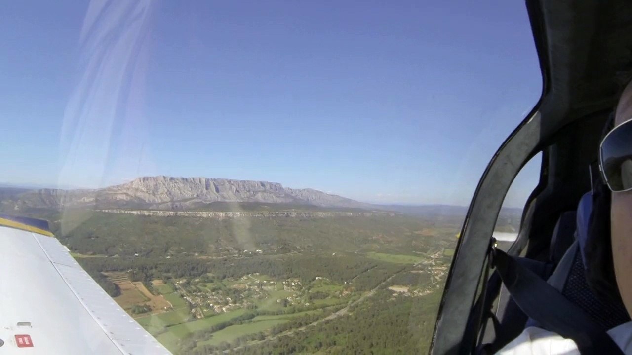 Atterrissage à Aix-les-Milles en TB200 Tobago GT