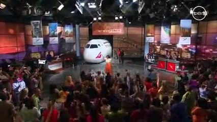 OPRAH is coming to Australia .. and John Travolta is flying the plane!