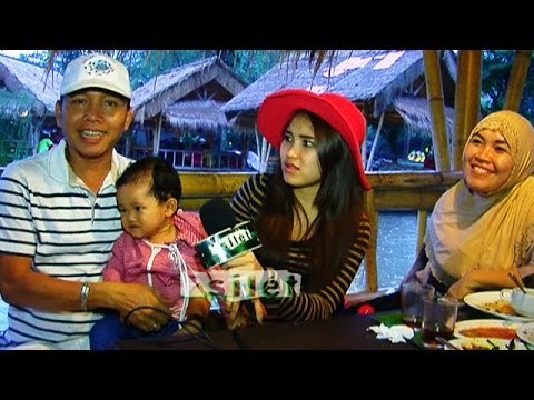 Kebersamaan Ayu Ting Ting Bersama Keluarga - Silet 04 Januari 2015