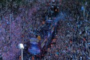 Les joueurs du Barça accueillis à Barcelone en héros