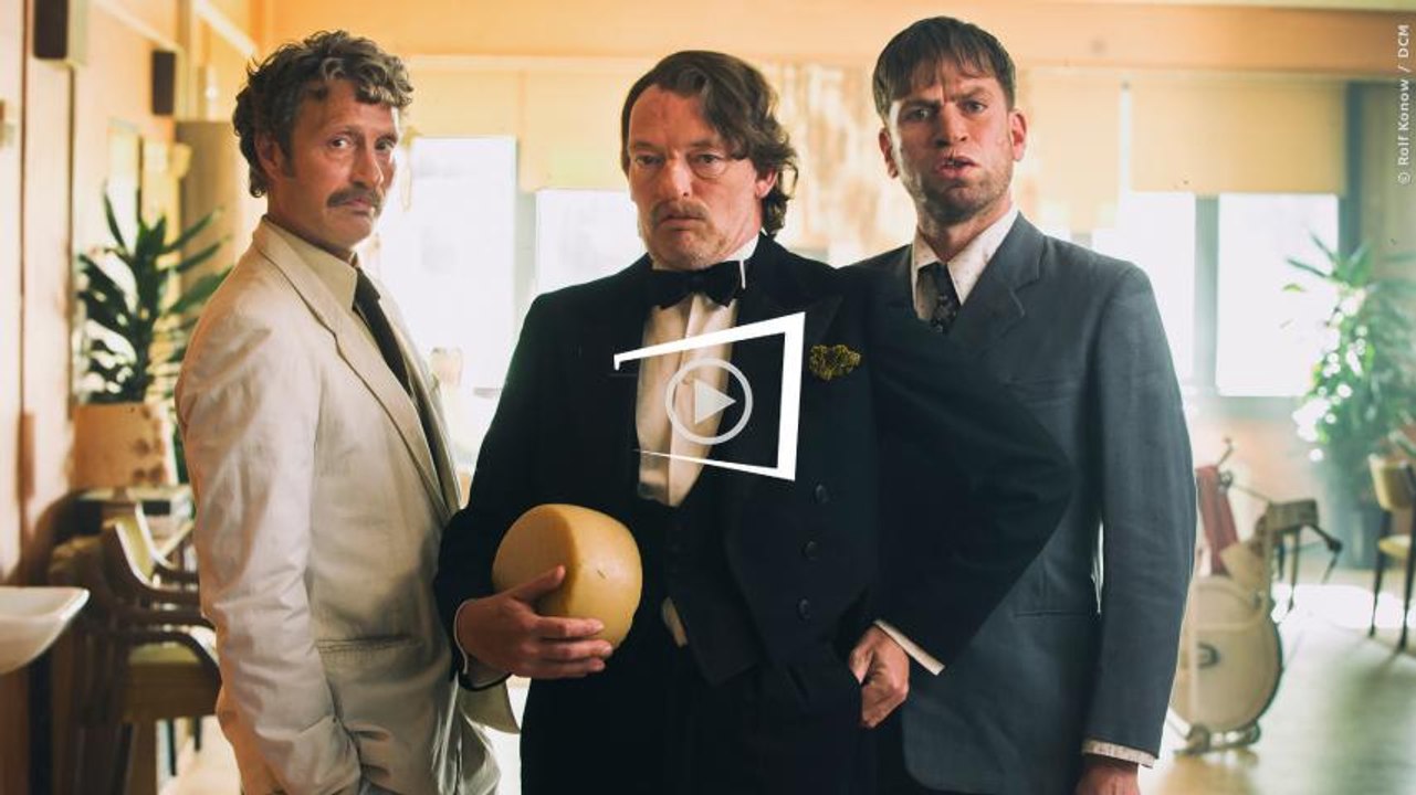 Men And Chicken Trailer (deutsch)