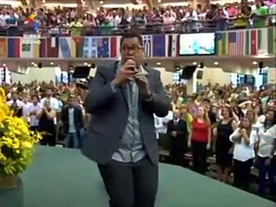 Anderson Freire canta  Bom Samaritano & Raridade (Você é um espelho), do CD DVD Essência Ao Vivo, no culto da Igreja Batista da Lagoinha (do Ministério Diante do Trono / Ana Paula Valadão / André Valadão / Mariana Valadão) ! Impossível não chorar!