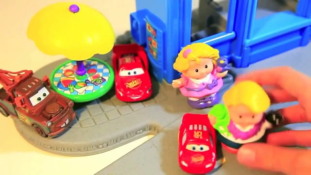 Little People Airport Cars 2 Mater Lightning McQueen Hawaiian Vacation Disney Pixar Cars Toys