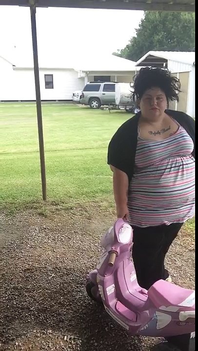 Nikki falls off kid toy while singing remix to ignition lol