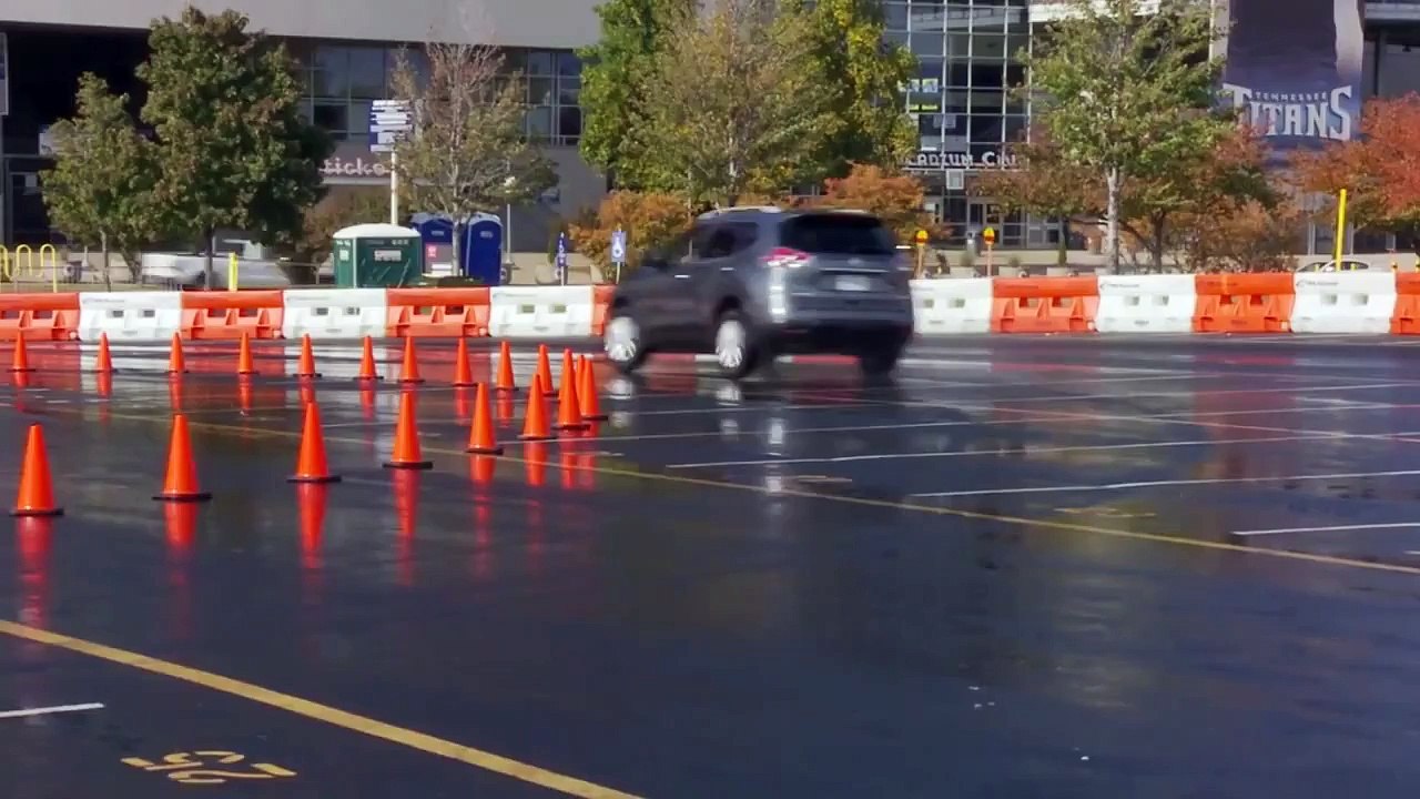 New 2014 Nissan Rogue Tech Delivers Fun, Confident Drive | AutoMotoTV