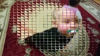 Les enfants dansent Лезгинку!!! Il faut le voir! Children dance the Lezgian! Super!!!