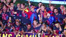 Jogadores fazem festa no estádio do Barça