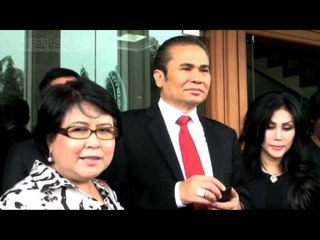 Nia Daniaty-Farhat Abbas Tetap Jaga Silaturahmi