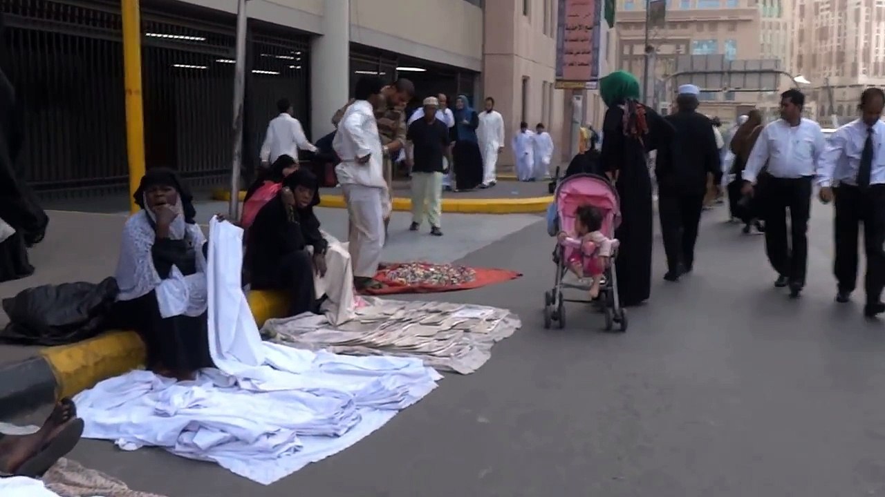 Walking to Masjidil Haram from Al-ghanaim Hotel(behind Le meridien Makkah)