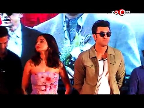 Anushka Sharma avoids questions on Virat Kohli - Bollywood News