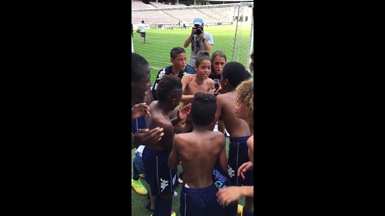 Danone Nations Cup : la célébration des joueurs du Paris FC après leur victoire en finale contre Saint-Étienne