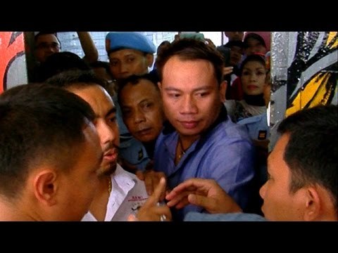 Detik-detik Pembebasan & Penangkapan Vicky - Tuntas 10 November 2014