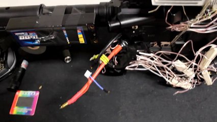 Le Youtuber Styropyro fabrique un laser de 40W