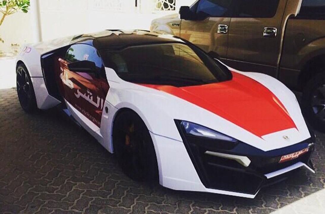 Lykan : La voiture luxueuse de la police d'Abu Dhabi - ZAPPING AUTO DU 08/06/2015