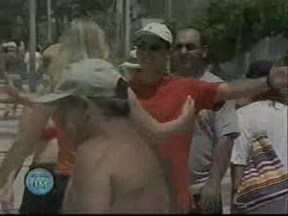 Pegadinha - abraço pra pessoa errada