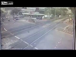 Worst Barrier Rail at Level Crossing Nearlys Causes Accident -