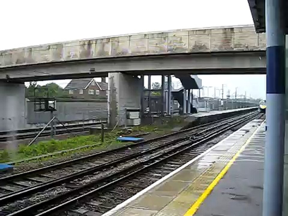 British Southeastern Express Trains, Speed 200 Km/Hr. القطار البريطاني السريع