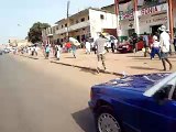 Guiné-Bissau - nas ruas de Bissau com uma moto TVS