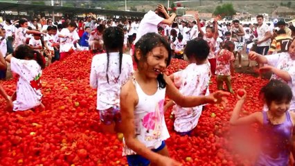 "Tomatina": une bataille de tomates en Colombie