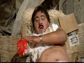 Vogliamo i colonnelli di Mario Monicelli:  Ciccio Introna e il "cammarato" Tritoni